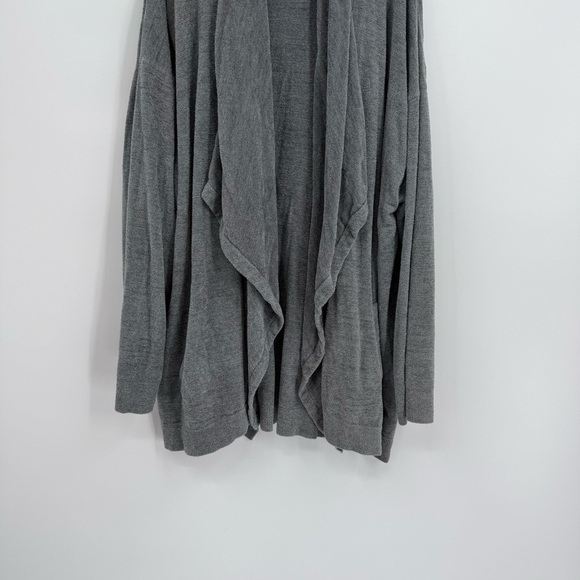 Barefoot Dreams Bamboo Cozy Chic Ultra Lite Cardigan Sweater Size 2X Drape Gray - Picture 3 of 9